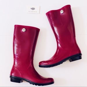 UGG Shaye lonely hearts women’s fuchsia rain boots
